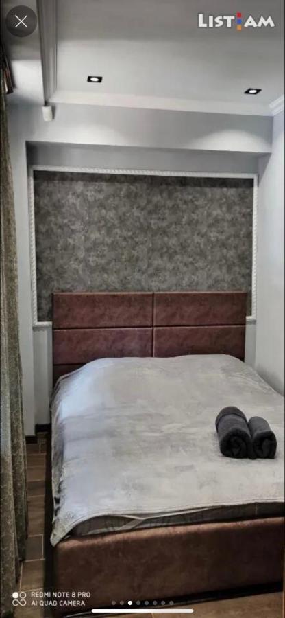 One Central Apartment Jerevan Buitenkant foto