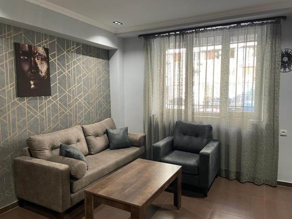 One Central Apartment Jerevan Buitenkant foto
