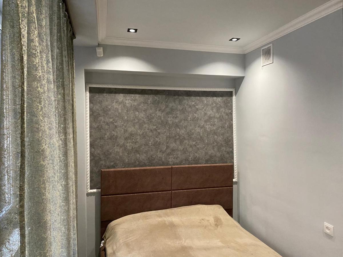 One Central Apartment Jerevan Buitenkant foto