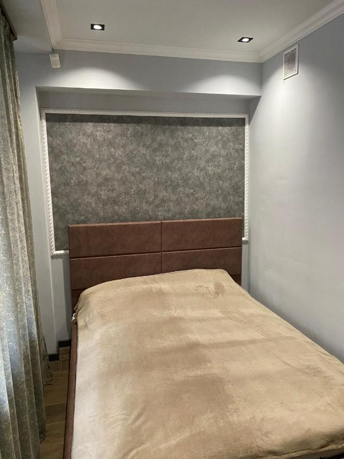 One Central Apartment Jerevan Buitenkant foto